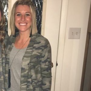 Meet your Posher, Mia